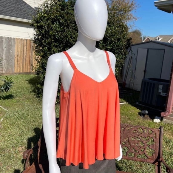 💋NWT Trina Turk Sunset Soirée Garden Double Lined Flowing Tank - Picture 3 of 11